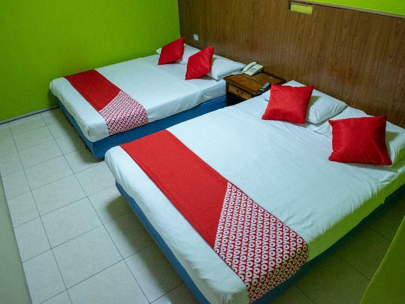 Oyo 434 Marbella Hotel Τζόχορ Μπάχρου Εξωτερικό φωτογραφία