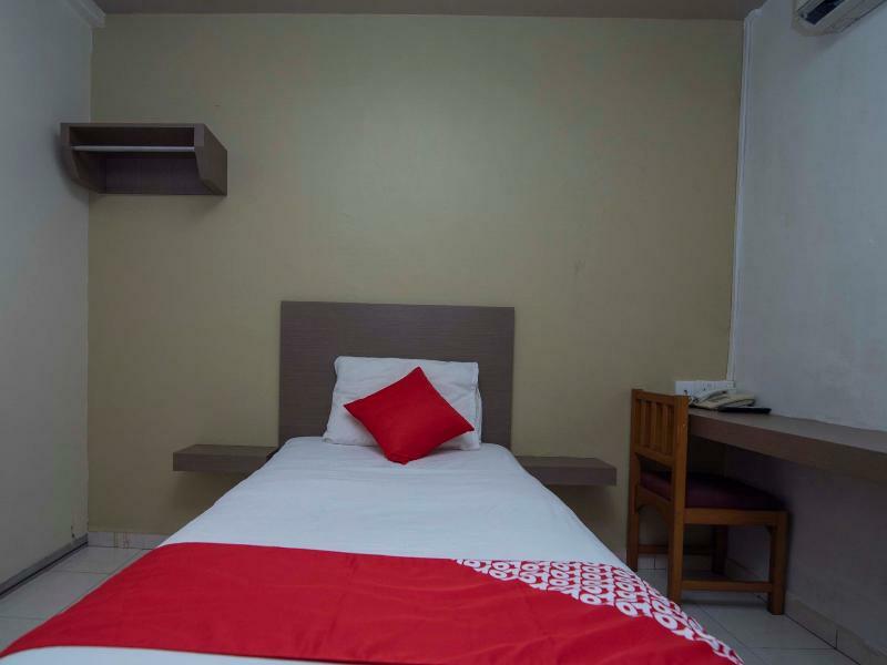 Oyo 434 Marbella Hotel Τζόχορ Μπάχρου Εξωτερικό φωτογραφία