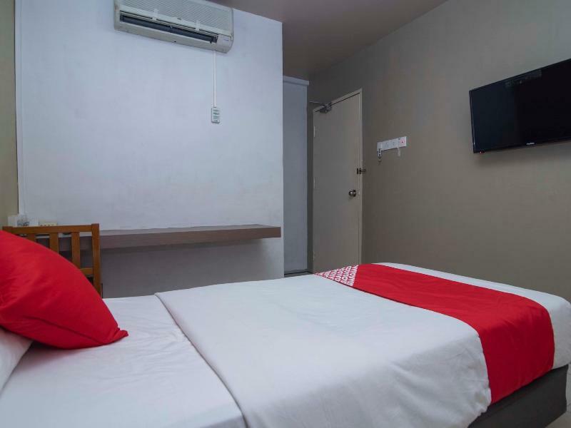 Oyo 434 Marbella Hotel Τζόχορ Μπάχρου Εξωτερικό φωτογραφία