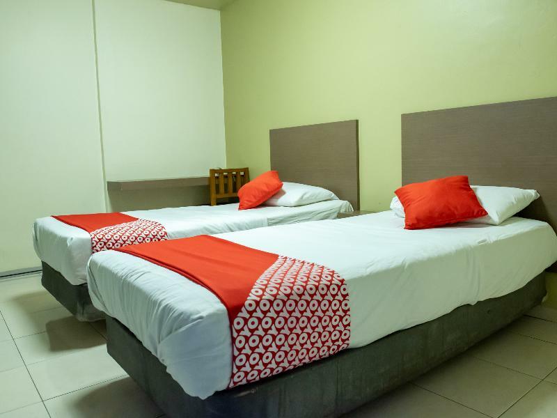 Oyo 434 Marbella Hotel Τζόχορ Μπάχρου Εξωτερικό φωτογραφία